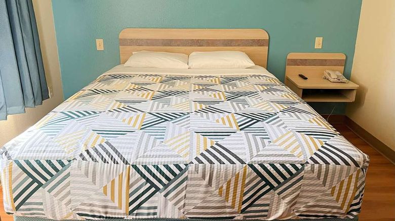 <b>Baymont by Wyndham Kingdom City Room</b>. Images powered by <a href="https://iceportal.shijigroup.com/" title="IcePortal" target="_blank">IcePortal</a>.