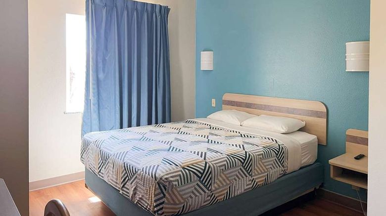 <b>Baymont by Wyndham Kingdom City Room</b>. Images powered by <a href="https://iceportal.shijigroup.com/" title="IcePortal" target="_blank">IcePortal</a>.