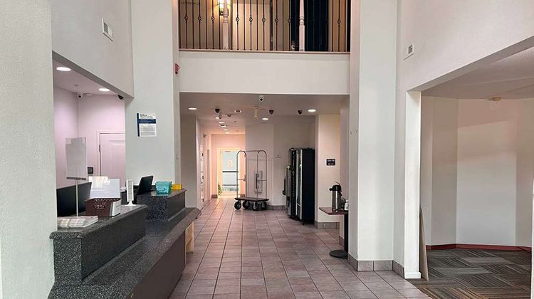 Baymont by Wyndham Kingdom City Lobby
