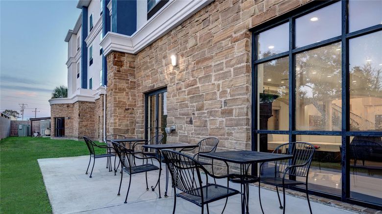 <b>Wyndham Lake Charles Other</b>. Images powered by <a href="https://iceportal.shijigroup.com/" title="IcePortal" target="_blank">IcePortal</a>.