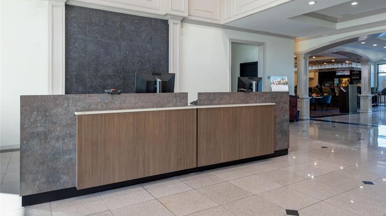 <b>Wyndham Lake Charles Lobby</b>. Images powered by <a href="https://iceportal.shijigroup.com/" title="IcePortal" target="_blank">IcePortal</a>.