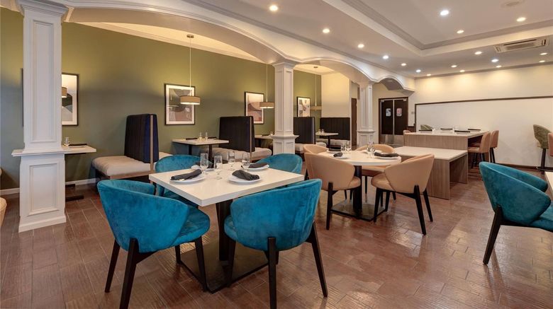 <b>Wyndham Lake Charles Restaurant</b>. Images powered by <a href="https://iceportal.shijigroup.com/" title="IcePortal" target="_blank">IcePortal</a>.