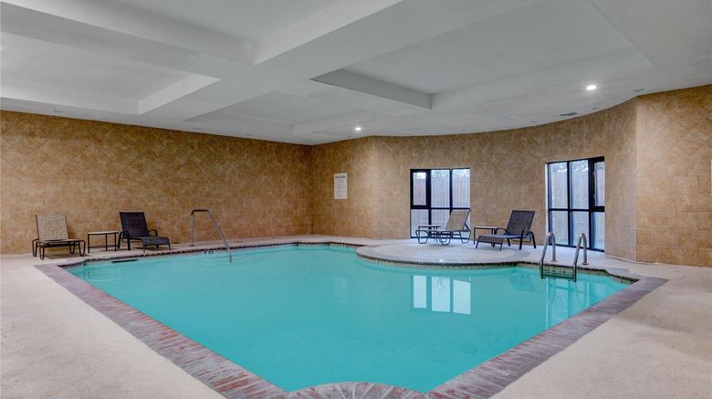 <b>Wyndham Lake Charles Pool</b>. Images powered by <a href="https://iceportal.shijigroup.com/" title="IcePortal" target="_blank">IcePortal</a>.