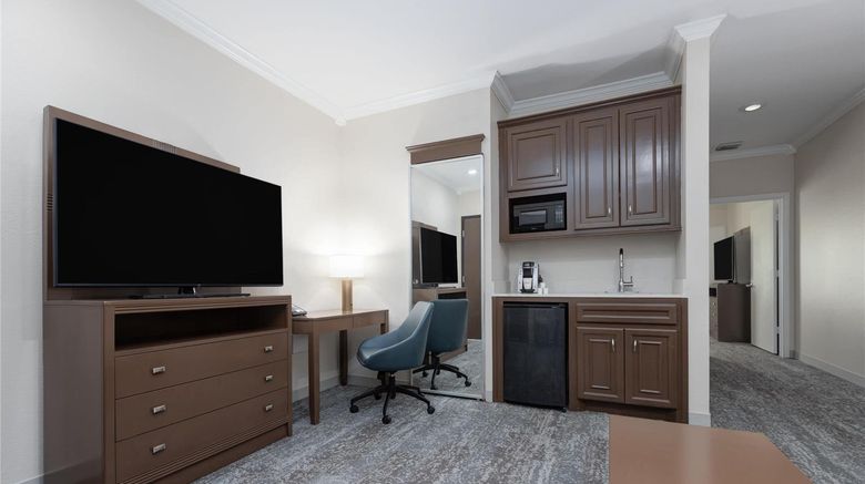 <b>Wyndham Lake Charles Suite</b>. Images powered by <a href="https://iceportal.shijigroup.com/" title="IcePortal" target="_blank">IcePortal</a>.