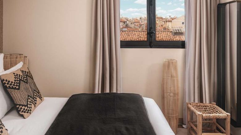 <b>Maison du Monde Hotel & Suites Room</b>. Images powered by <a href="https://iceportal.shijigroup.com/" title="IcePortal" target="_blank">IcePortal</a>.