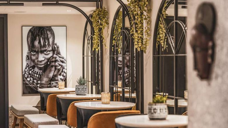 <b>Maison du Monde Hotel & Suites Restaurant</b>. Images powered by <a href="https://iceportal.shijigroup.com/" title="IcePortal" target="_blank">IcePortal</a>.