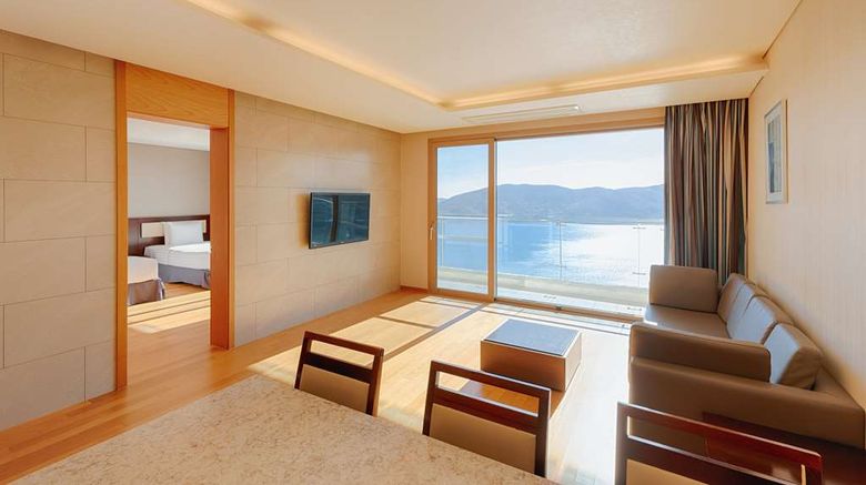 <b>Daemyung Resort Geoje Suite</b>. Images powered by <a href="https://iceportal.shijigroup.com/" title="IcePortal" target="_blank">IcePortal</a>.