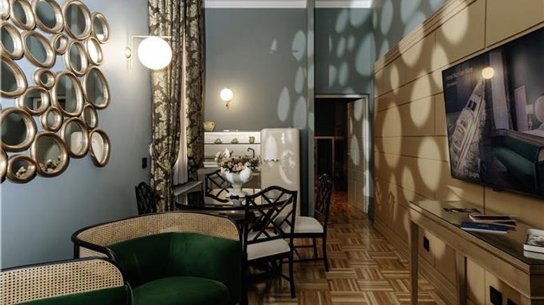 <b>Hotel Firenze Number Nine Lobby</b>. Images powered by <a href="https://iceportal.shijigroup.com/" title="IcePortal" target="_blank">IcePortal</a>.