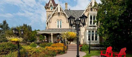Elm Hurst Inn & Spa Exterior