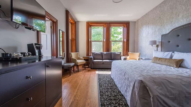 <b>Idlewyld Inn & Spa Room</b>. Images powered by <a href="https://iceportal.shijigroup.com/" title="IcePortal" target="_blank">IcePortal</a>.