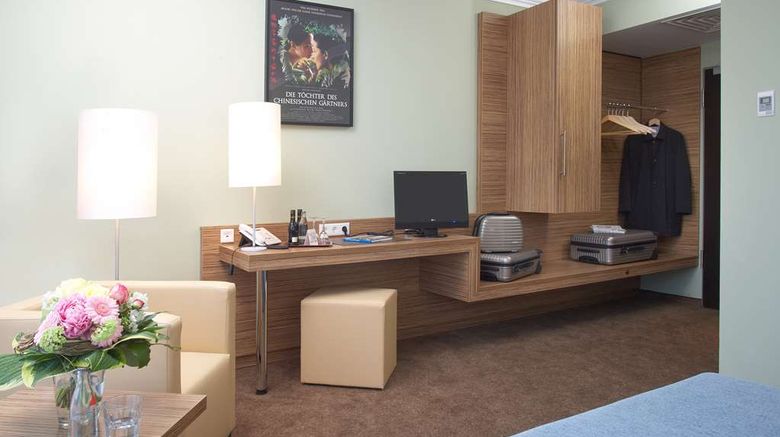 <b>Hotel Central Regensburg CityCentre Room</b>. Images powered by <a href="https://iceportal.shijigroup.com/" title="IcePortal" target="_blank">IcePortal</a>.