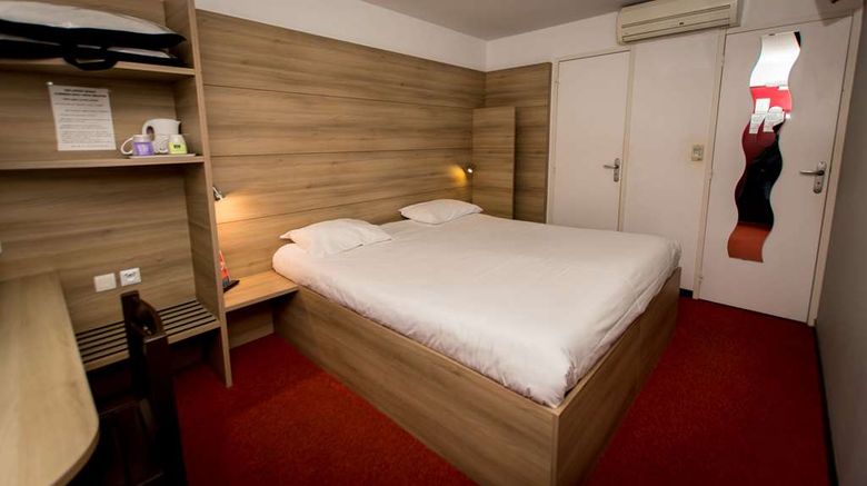 <b>SoLodge Niort La Creche Room</b>. Images powered by <a href="https://iceportal.shijigroup.com/" title="IcePortal" target="_blank">IcePortal</a>.