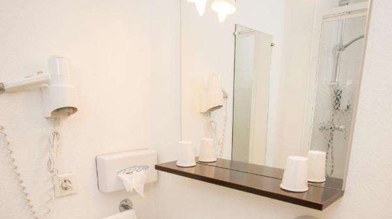 <b>SoLodge Niort La Creche Room</b>. Images powered by <a href="https://iceportal.shijigroup.com/" title="IcePortal" target="_blank">IcePortal</a>.