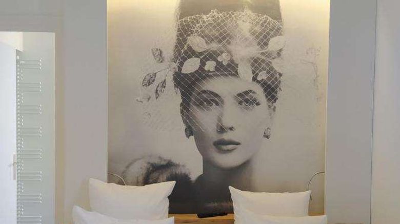 <b>Hotel Francois 1er Room</b>. Images powered by <a href="https://iceportal.shijigroup.com/" title="IcePortal" target="_blank">IcePortal</a>.