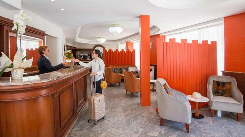 <b>Hotel Olympia Lobby</b>. Images powered by <a href="https://iceportal.shijigroup.com/" title="IcePortal" target="_blank">IcePortal</a>.