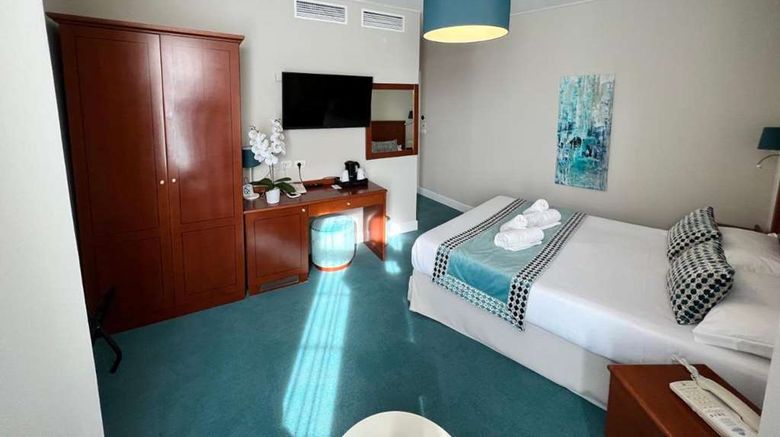 <b>Hotel Olympia Room</b>. Images powered by <a href="https://iceportal.shijigroup.com/" title="IcePortal" target="_blank">IcePortal</a>.