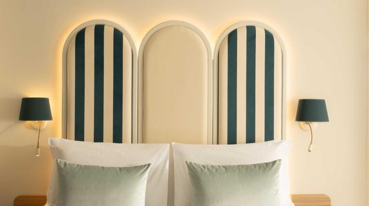 Hotel Olympia Room