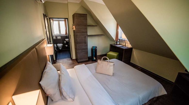 <b>Hotel Jakob Regensburg BW Signature Room</b>. Images powered by <a href="https://iceportal.shijigroup.com/" title="IcePortal" target="_blank">IcePortal</a>.