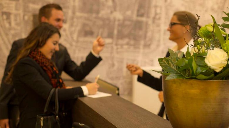 <b>Hotel Jakob Regensburg BW Signature Lobby</b>. Images powered by <a href="https://iceportal.shijigroup.com/" title="IcePortal" target="_blank">IcePortal</a>.