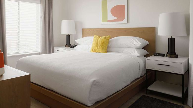 <b>WaterWalk Phoenix-North Happy Valley Room</b>. Images powered by <a href="https://iceportal.shijigroup.com/" title="IcePortal" target="_blank">IcePortal</a>.