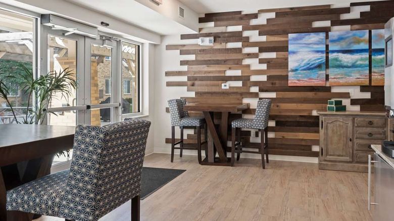 <b>WaterWalk Extended Stay Kansas City Restaurant</b>. Images powered by <a href="https://iceportal.shijigroup.com/" title="IcePortal" target="_blank">IcePortal</a>.