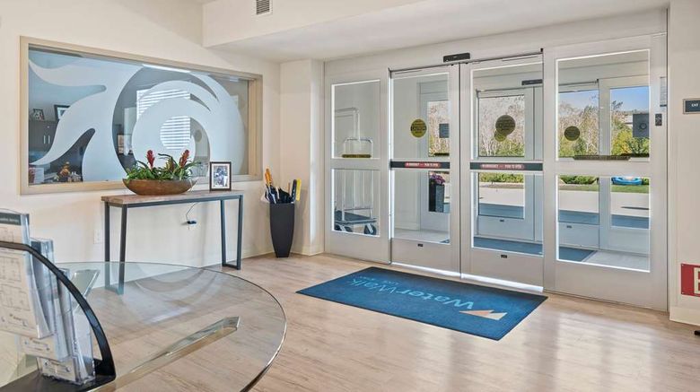 <b>WaterWalk Extended Stay Kansas City Lobby</b>. Images powered by <a href="https://iceportal.shijigroup.com/" title="IcePortal" target="_blank">IcePortal</a>.