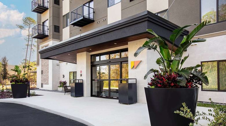 <b>WaterWalk Jacksonville-Deerwood Park Exterior</b>. Images powered by <a href="https://iceportal.shijigroup.com/" title="IcePortal" target="_blank">IcePortal</a>.