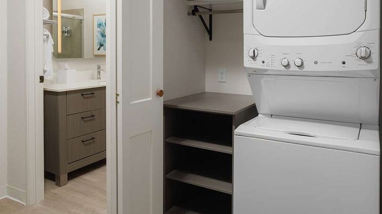 <b>WaterWalk Jacksonville-Deerwood Park Room</b>. Images powered by <a href="https://iceportal.shijigroup.com/" title="IcePortal" target="_blank">IcePortal</a>.