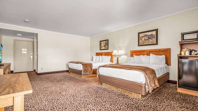 Red Arrow Inn & Suites