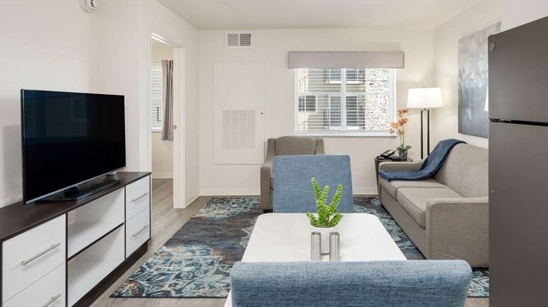 <b>WaterWalk Minneapolis-Plymouth Room</b>. Images powered by <a href="https://iceportal.shijigroup.com/" title="IcePortal" target="_blank">IcePortal</a>.