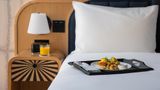 TOOR Hotel Toronto, jdv by Hyatt Room