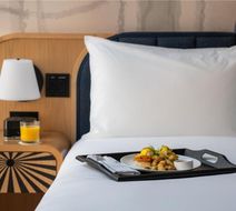 TOOR Hotel Toronto, jdv by Hyatt Room