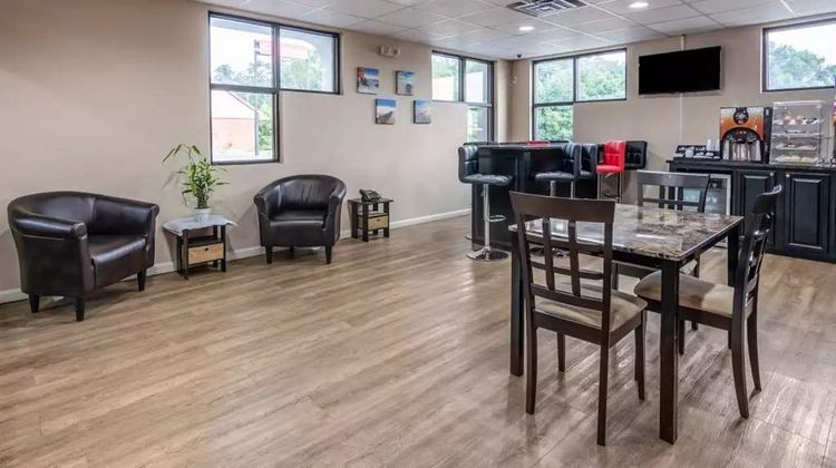 Americas Best Value Inn Opelika Lobby