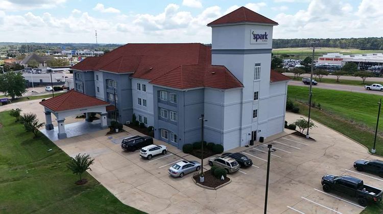 Spark by Hilton Brandon Exterior