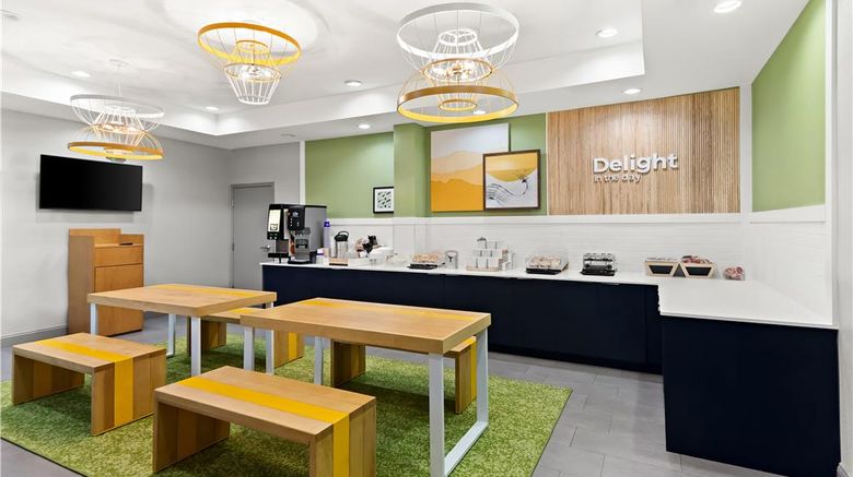 <b>Spark by Hilton Panama City Beach Restaurant</b>. Images powered by <a href="https://iceportal.shijigroup.com/" title="IcePortal" target="_blank">IcePortal</a>.