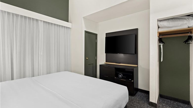 <b>Spark by Hilton Panama City Beach Room</b>. Images powered by <a href="https://iceportal.shijigroup.com/" title="IcePortal" target="_blank">IcePortal</a>.