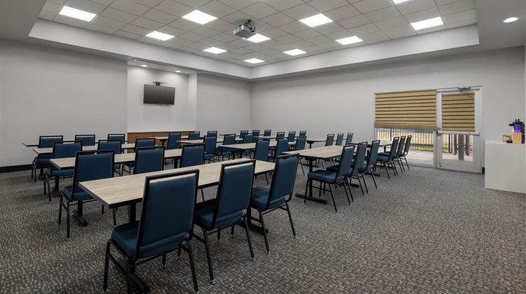Spark by Hilton Artesia Meeting