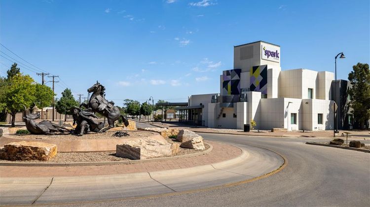 Spark by Hilton Artesia Exterior