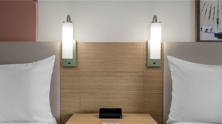 Spark by Hilton Artesia Room