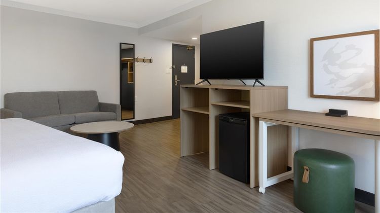 Spark by Hilton Toronto Mississauga Room