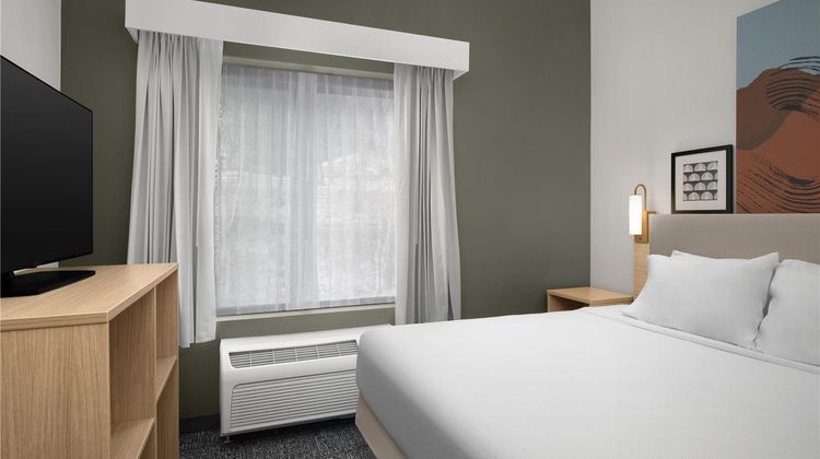 Spark by Hilton Vestal Binghamton Room