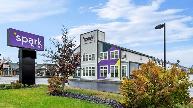 Spark by Hilton Portland Airport Maine M Exterior
