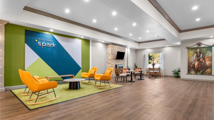 Spark by Hilton Amarillo Western Plaza Lobby