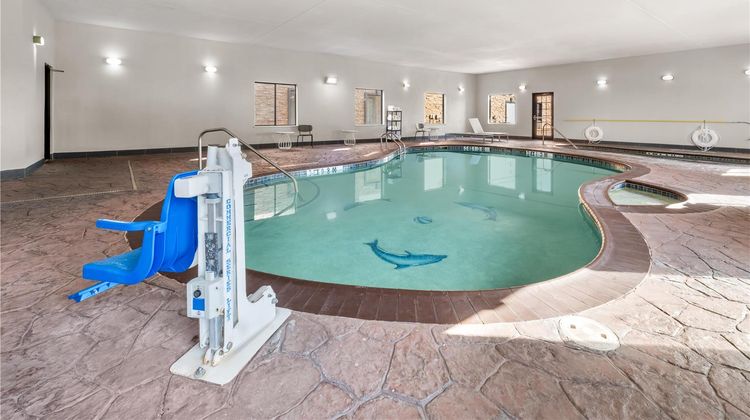 Spark by Hilton Amarillo Western Plaza Pool