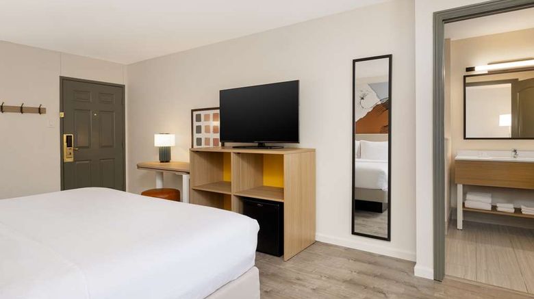 <b>Spark by Hilton Rock Springs Room</b>. Images powered by <a href="https://iceportal.shijigroup.com/" title="IcePortal" target="_blank">IcePortal</a>.