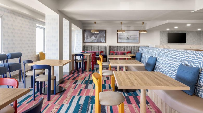 <b>Home2 Suites by Hilton Outer Banks Kill Restaurant</b>. Images powered by <a href="https://iceportal.shijigroup.com/" title="IcePortal" target="_blank">IcePortal</a>.