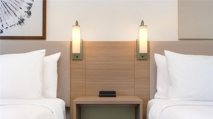 Spark by Hilton California Lexington Room