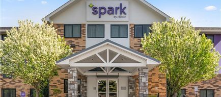 Spark by Hilton Eden Prairie Exterior