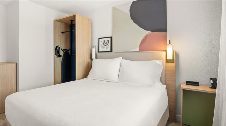 Spark by Hilton Eden Prairie Room