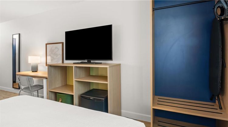 Spark by Hilton Eden Prairie Room